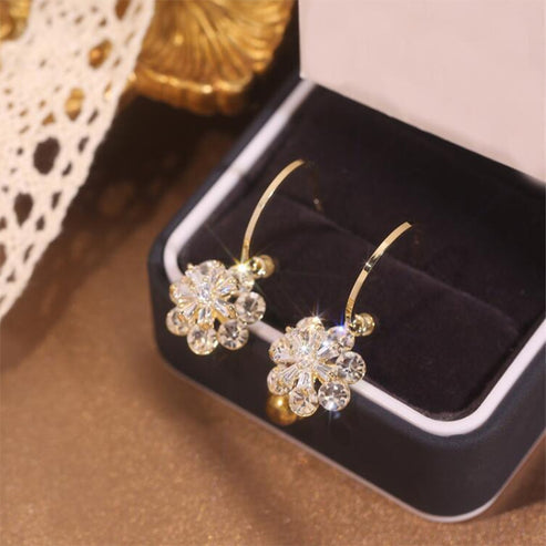 New Flower Short Earrings Sweet Fashion