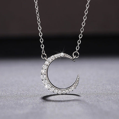 Women's Stylish Simple And Versatile Moon Necklace